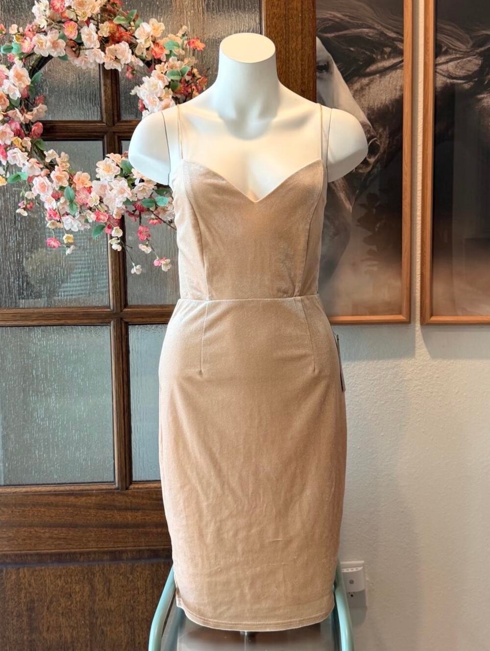 Lulus tan & cream dress in size S   -01-UPP